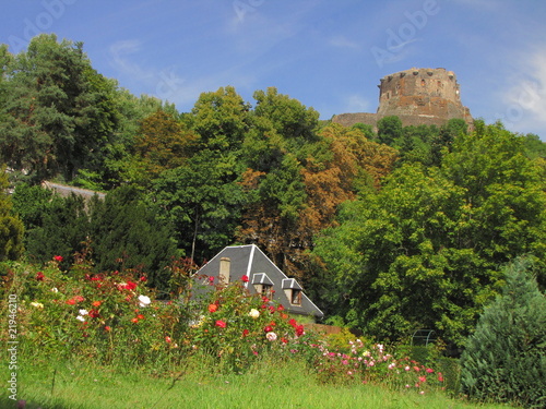 Château Rocher de Murol, Massif central ; Mont Dore photo