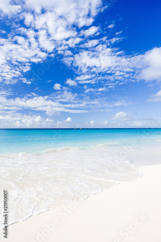 Fototapeta Naklejka Na Ścianę i Meble -  Enterprise Beach, Barbados, Caribbean