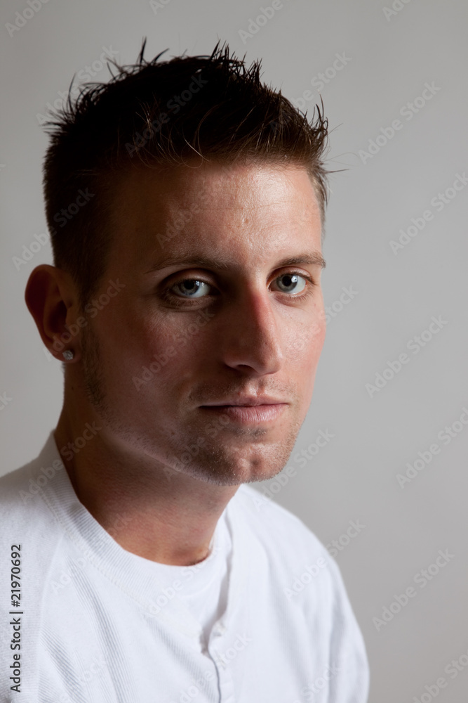 Obraz premium Handsome man with serious eye contact