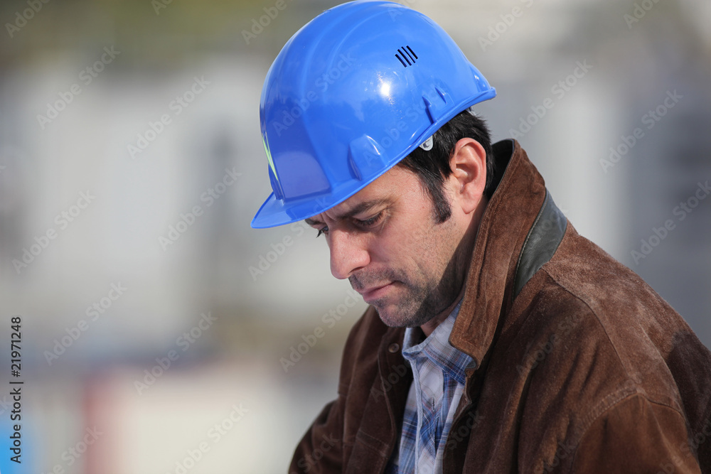 Portrait d'un professionnel du bâtiment Portrait d'un professionnel du bâtiment