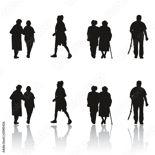 Silhouettes de personnes agées
