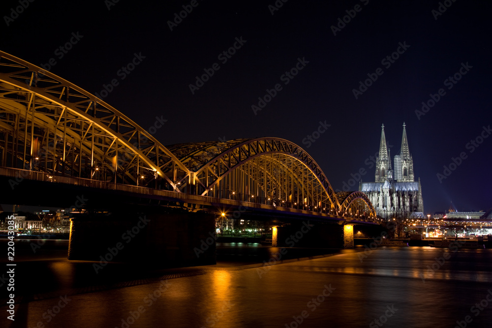 Fototapeta premium Köln bei Nacht