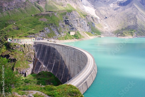 Billede på lærred Concrete dam wall of Kaprun power plant, Salzburg Alps, Austria