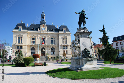 Jardins et mairie de Tarbes