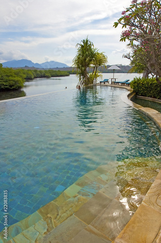 kind on ocean through pool