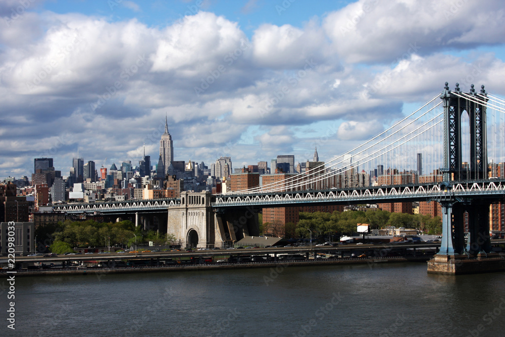 Fototapeta premium New York Skyline and Manhattan Bridge