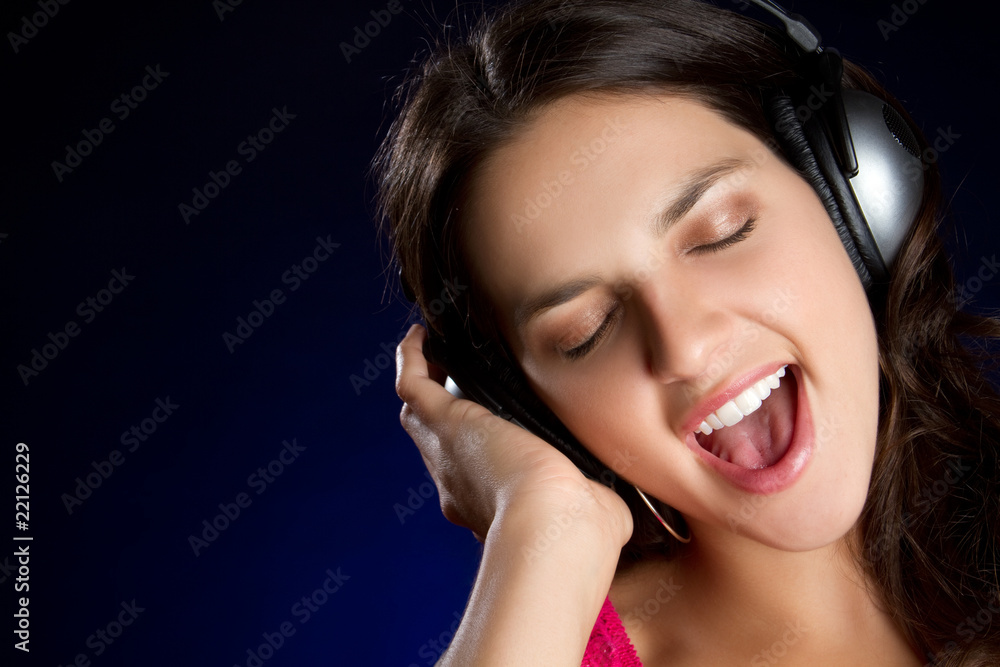 Fototapeta premium Happy Singing Girl