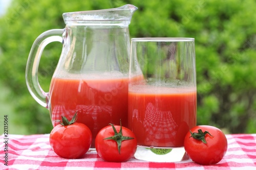 Fresh summer tomato drink © Li Ding