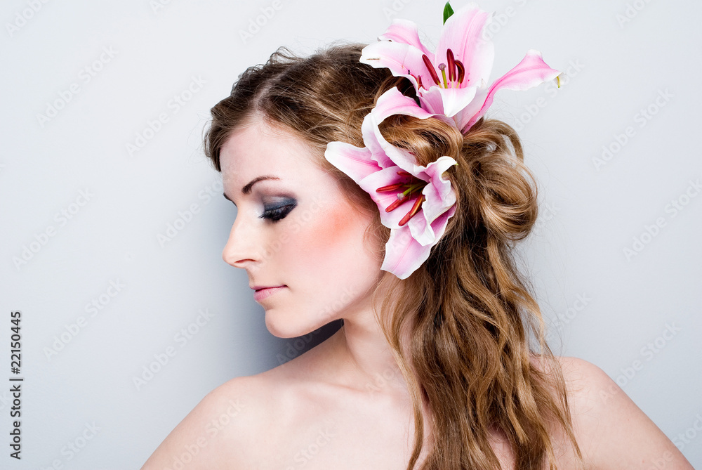 Naklejka premium beautiful girl with flowers