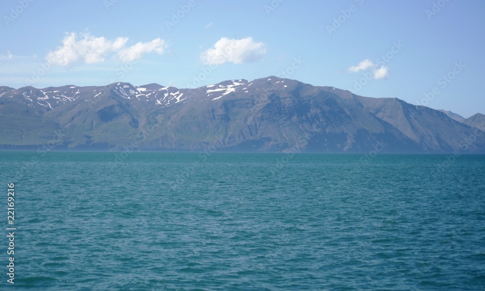fjord enneigé