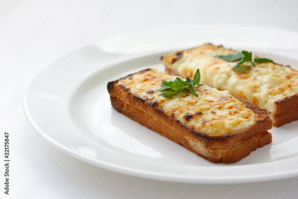 Croque monsieur,Ham and cheese sandwich