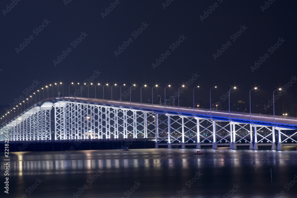 Obraz premium huge bridge in macau