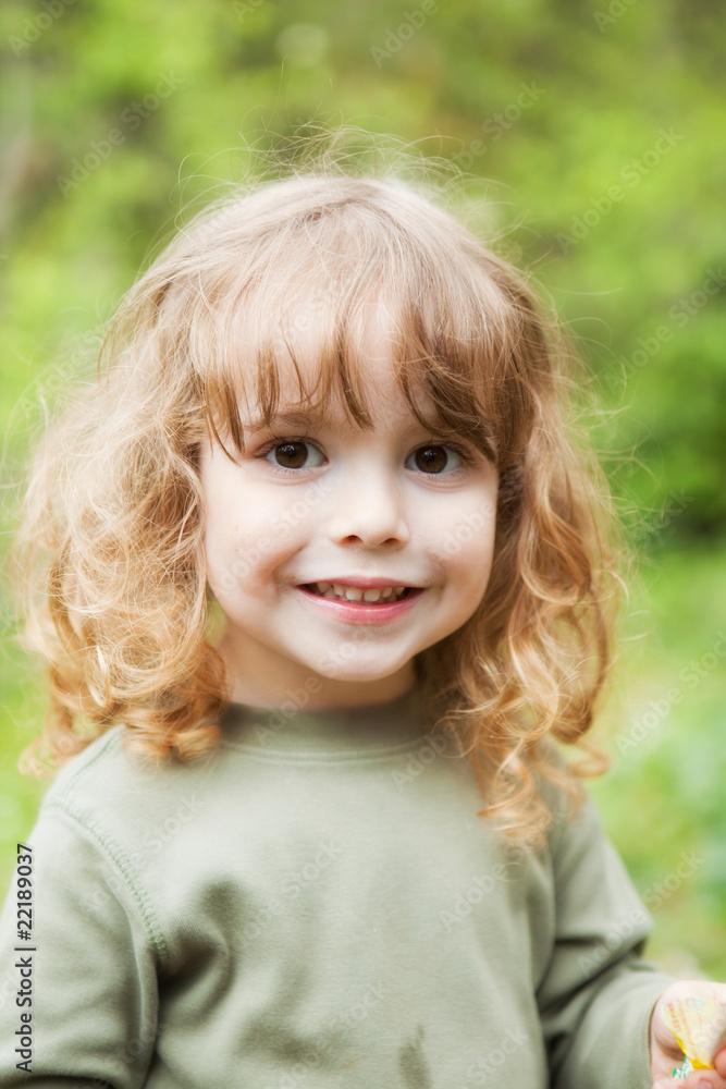 Portrait d'un petit garçon souriant Portrait d'un petit garçon souriant
