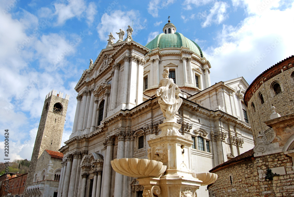 Fototapeta premium Statua in Piazza del Duomo - Brescia