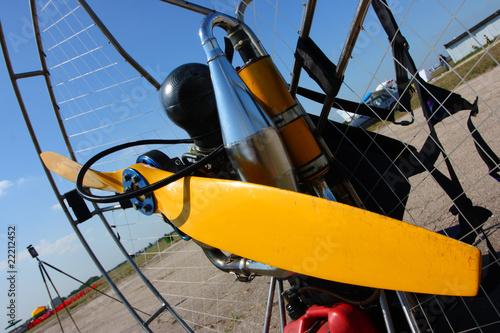 Hang glider propeller and engine