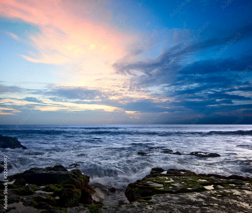 Obraz premium Rocky coast. Sunset