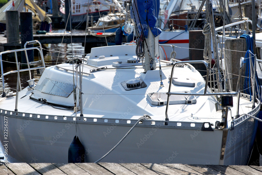 Fototapeta premium Weisses Segelboot