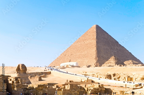 the Great Sphinx and Khufu pyramid of Giza, Egypt
