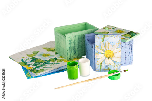 Fotografía Painted and decorated wooden box and paint