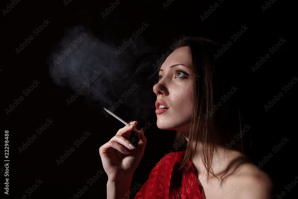 Obraz premium Portrait of the smoking woman