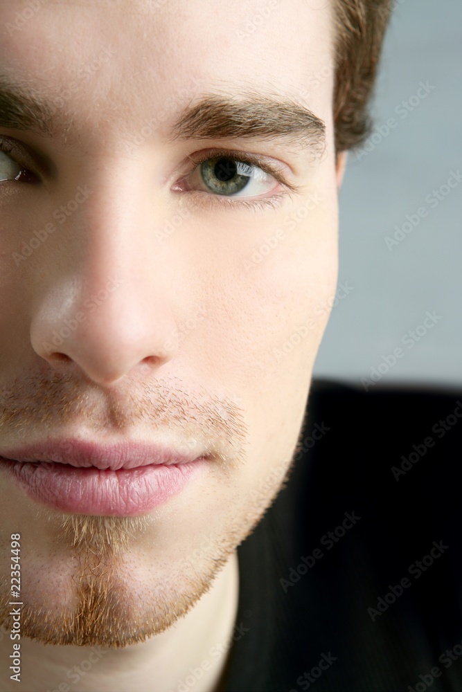Obraz premium face to camera young handsome man portrait