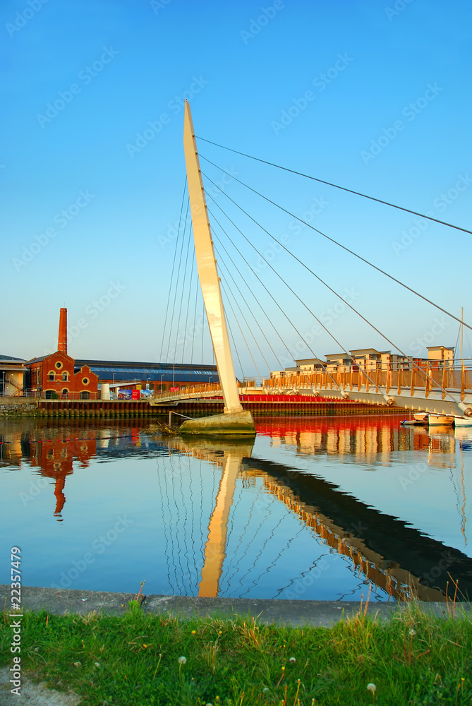 Obraz premium The River Tawe in Swansea, UK