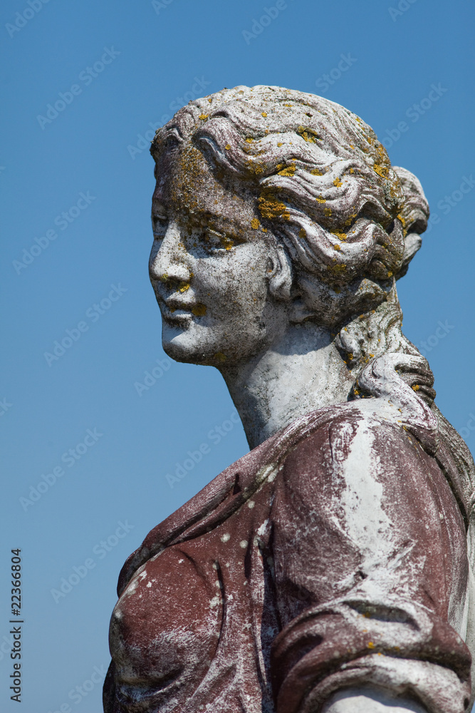 statue pierre femme buste château jardin visage