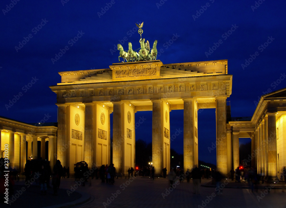 Fototapeta premium Berlin Brandenburger Tor noc 02