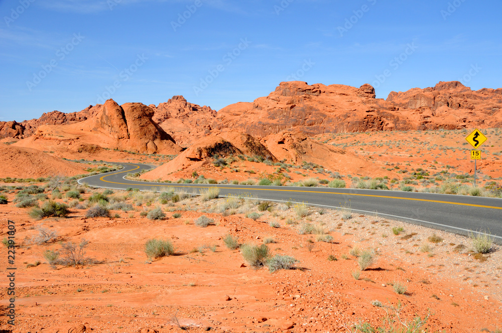 Fototapeta premium Scenic Road Through Valley of Fire State Park