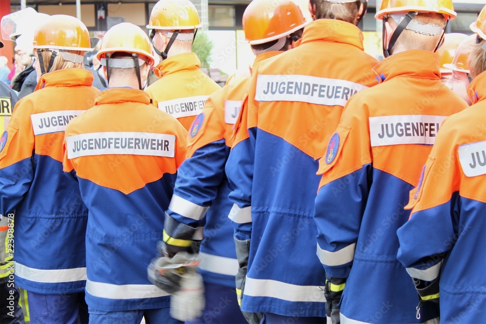 Fototapeta premium Feuerwehr Jugendfeuerwehr im Einsatz 112