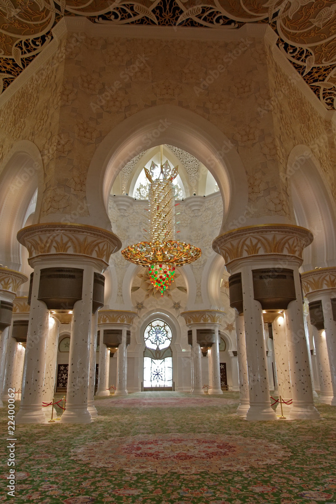 Moschee mit Teppich in Abu Dhabi