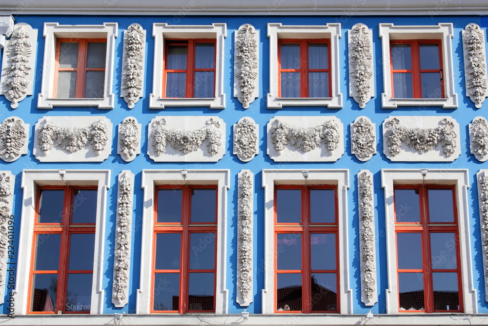 Obraz premium Stettin, Blaue Stuckfassade
