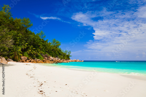 Fototapeta Naklejka Na Ścianę i Meble -  Tropical beach at island Praslin, Seychelles