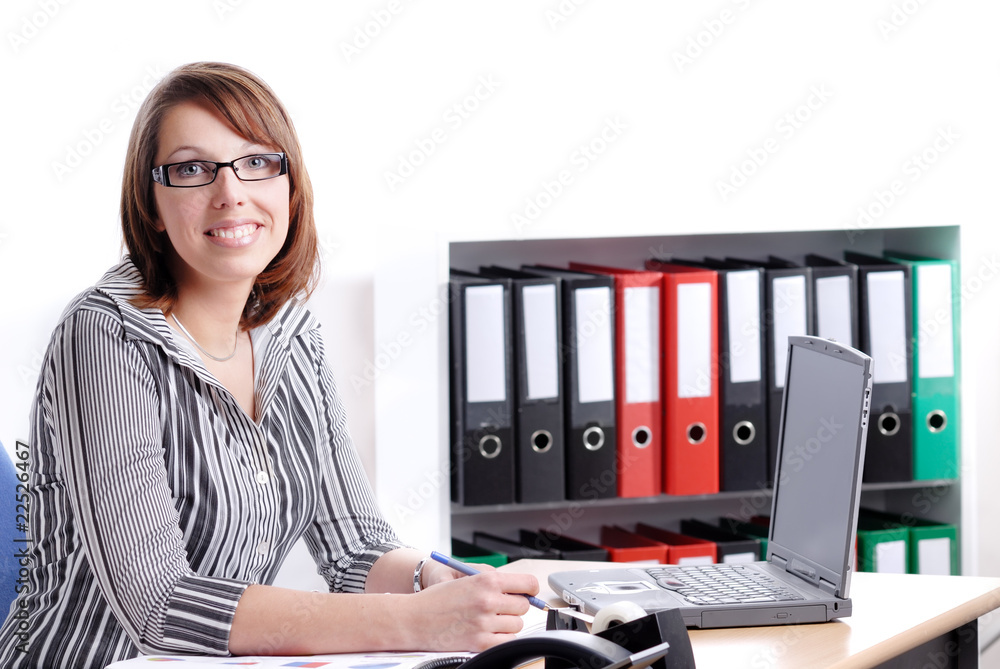 jeune femme d'affaires dans son bureau Stock Photo | Adobe Stock