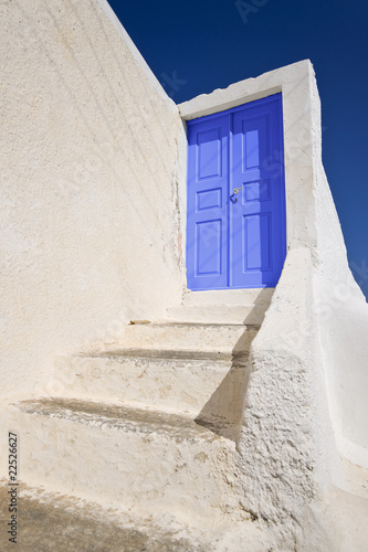blaue Eingangstüre in Santorini
