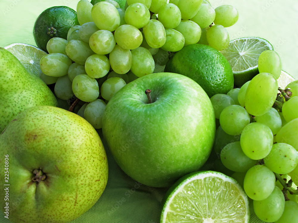 grüne früchte - green fruits