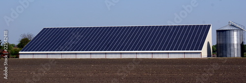 фотографія Ferme solaire, centrale solaire, agriculture durable +
