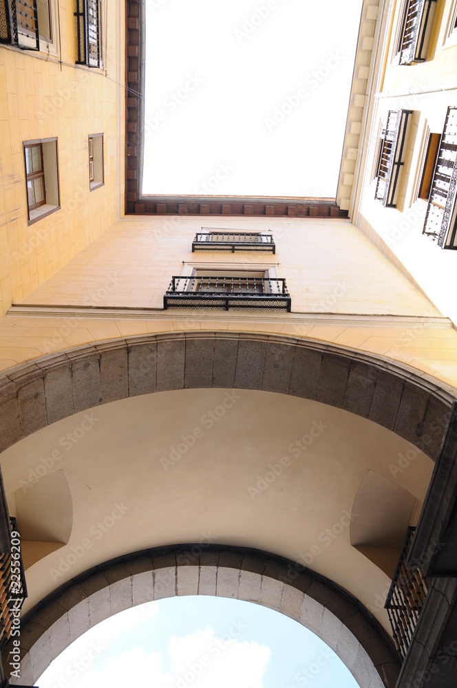 Fototapeta premium Generic architecture building in the center of Madrid