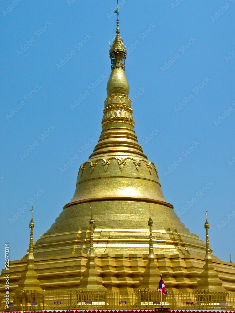 Fototapeta premium Golden Pagoda