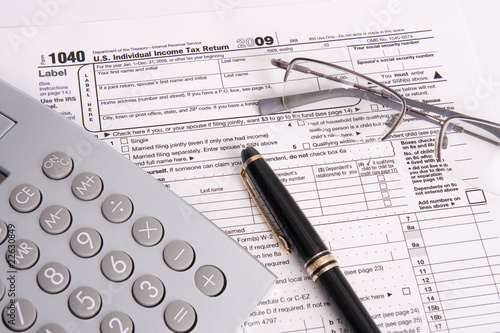 Federal Tax Form Calculator and Pen