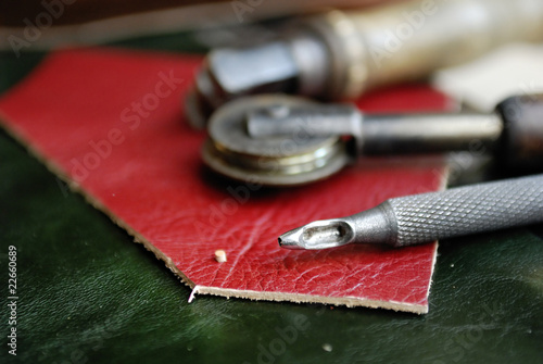 Φωτογραφία Piece of leather and some tools