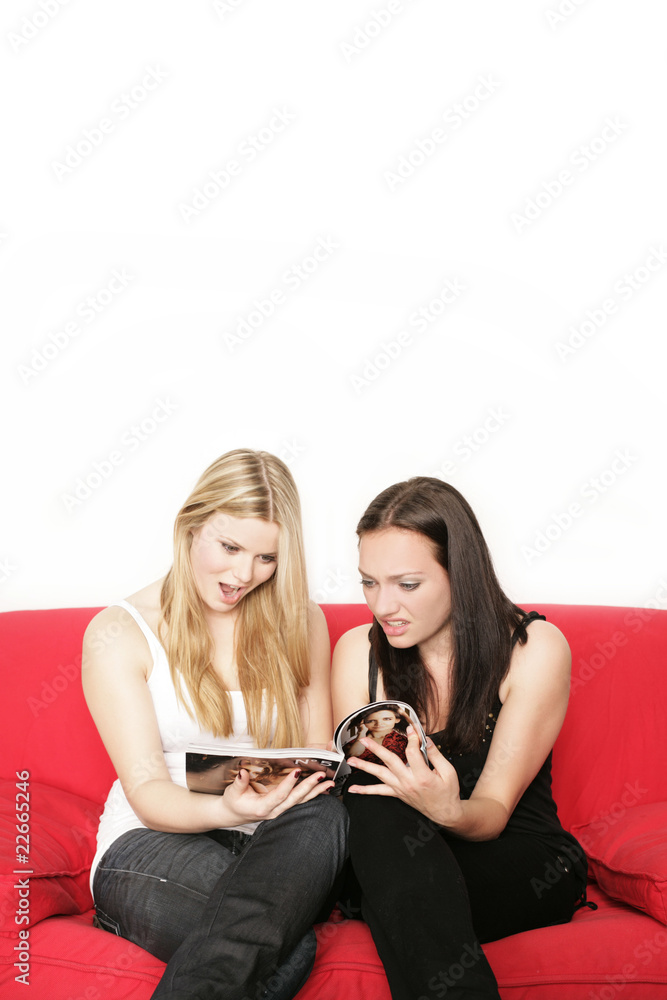 Freundinnen mit Fashion Magazin Freundinnen mit Fashion Magazin