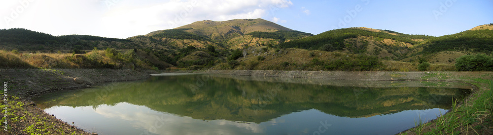 panoramic view of mountain lake. panoramic view of mountain lake.