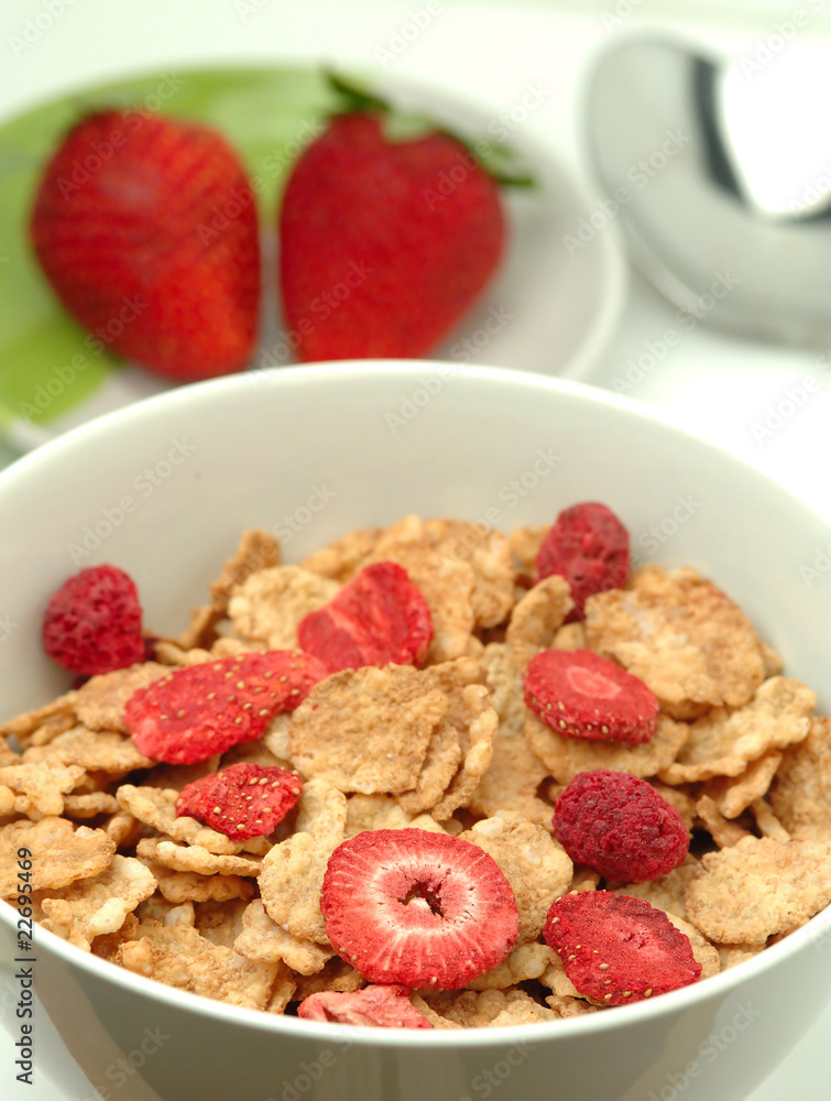 Cereals with strawberries