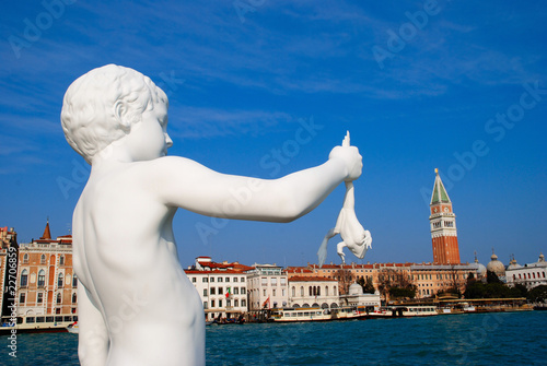 Ragazzo con la rana Venezia 2010