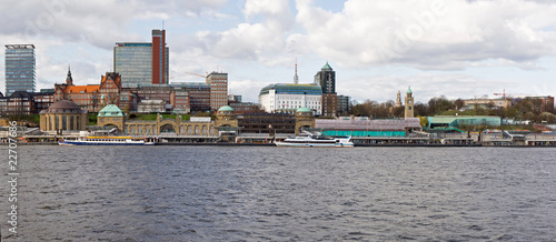 Hamburger Hafen, St. Pauli, Landungsbrücken, Skyline photo