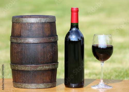 vigne,vin,rouge,bordeaux,verre,tonneau