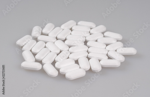 White pills photo