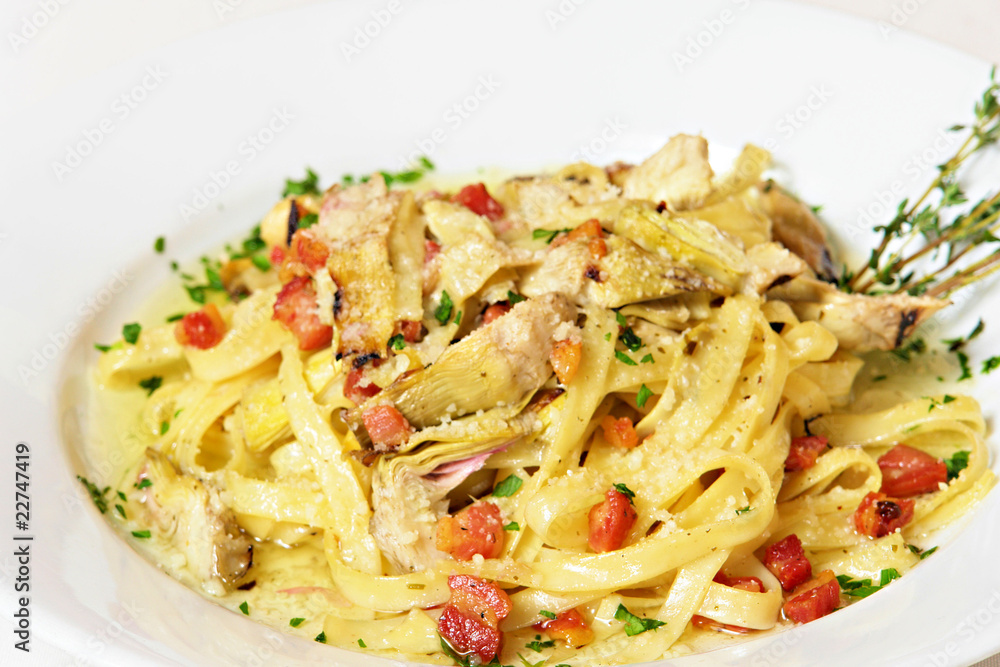 Linguine with Chicken in Garlic Sauce Linguine with Chicken in Garlic Sauce