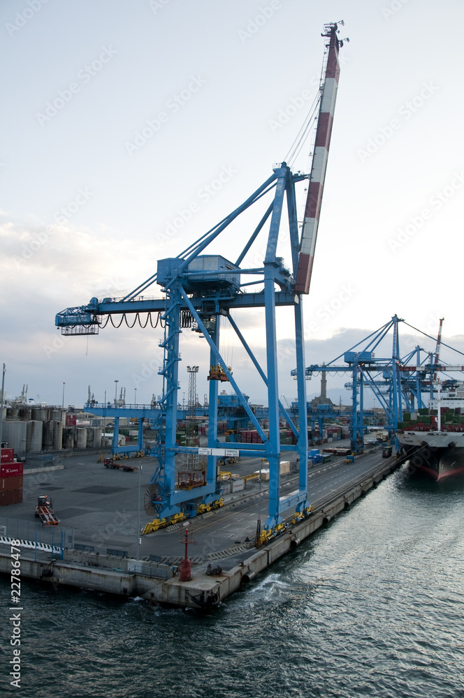 Obraz premium pontile mercantile porto genova